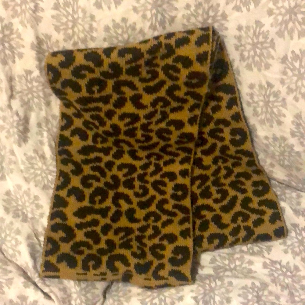 ✨Cheetah Infinity Scarf